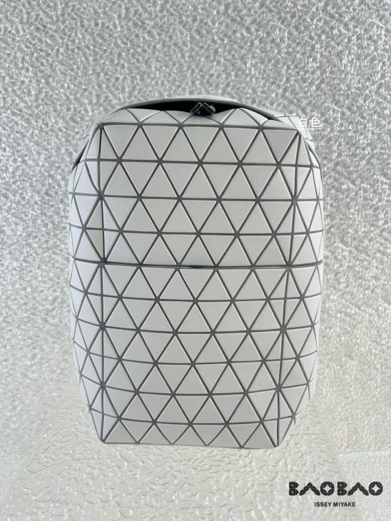 Picture of Issey Miyake Handbags _SKUfw223579004fw